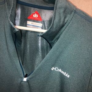 Woman’s Columbia pullover Omni-heat